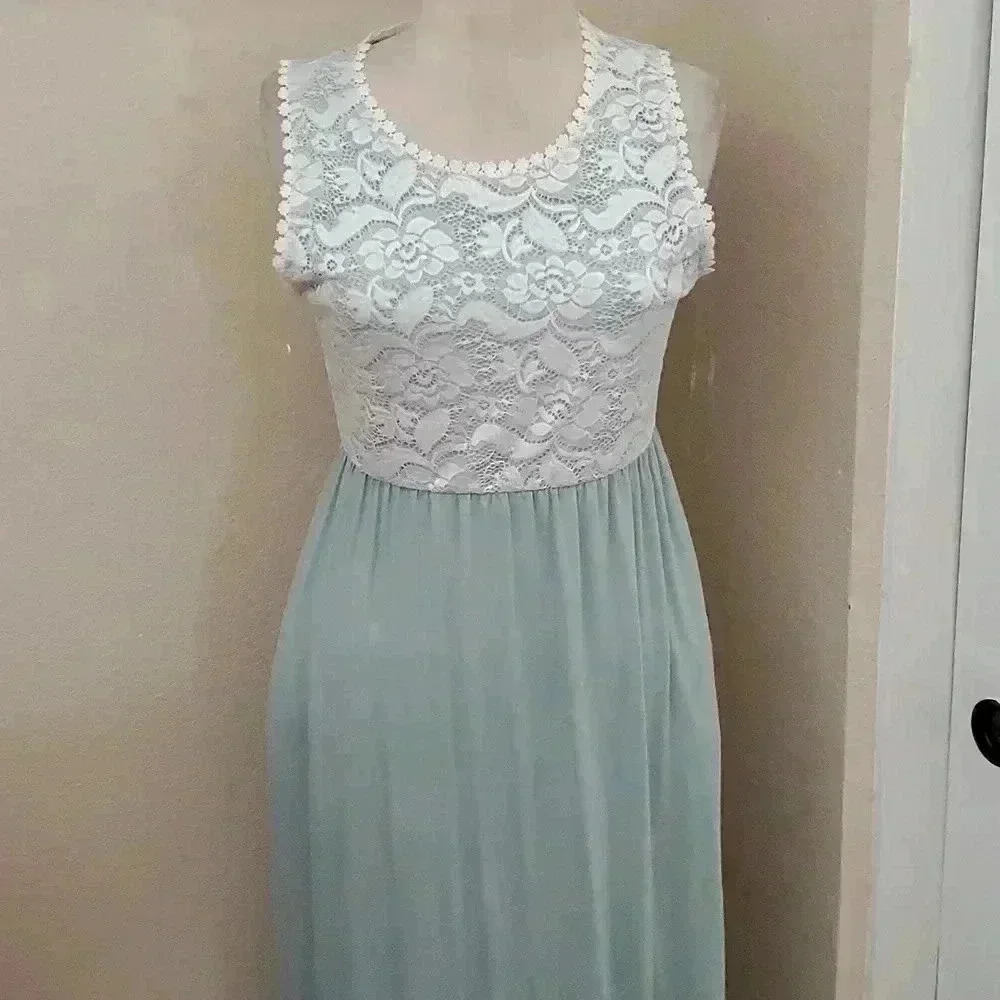☆☆☆NWOT-Seafoam dress with lace bodice